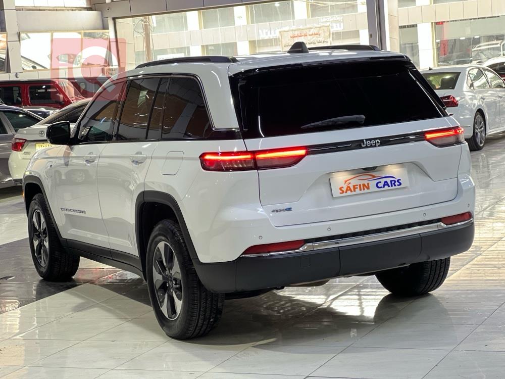 جيب جراند شيروكي